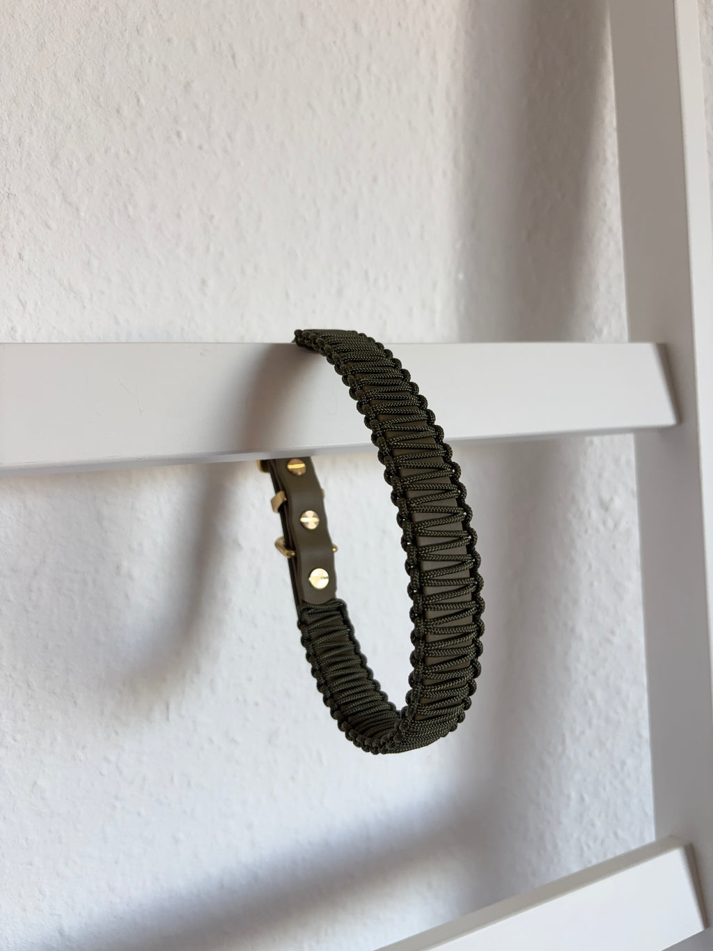 Classic Halsband - Olive Whisper 2.0