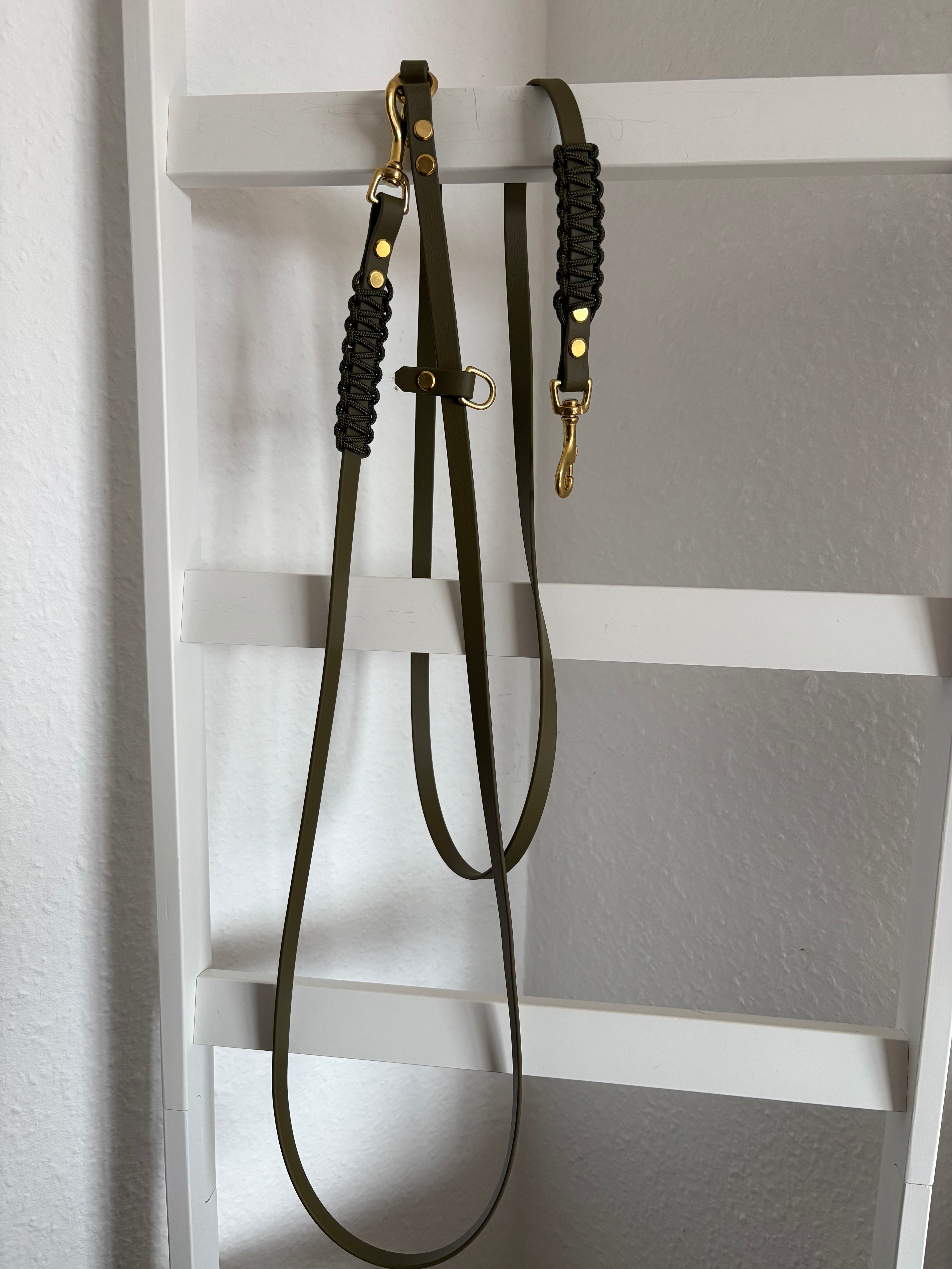 Crossbody Leine - Olive Whisper