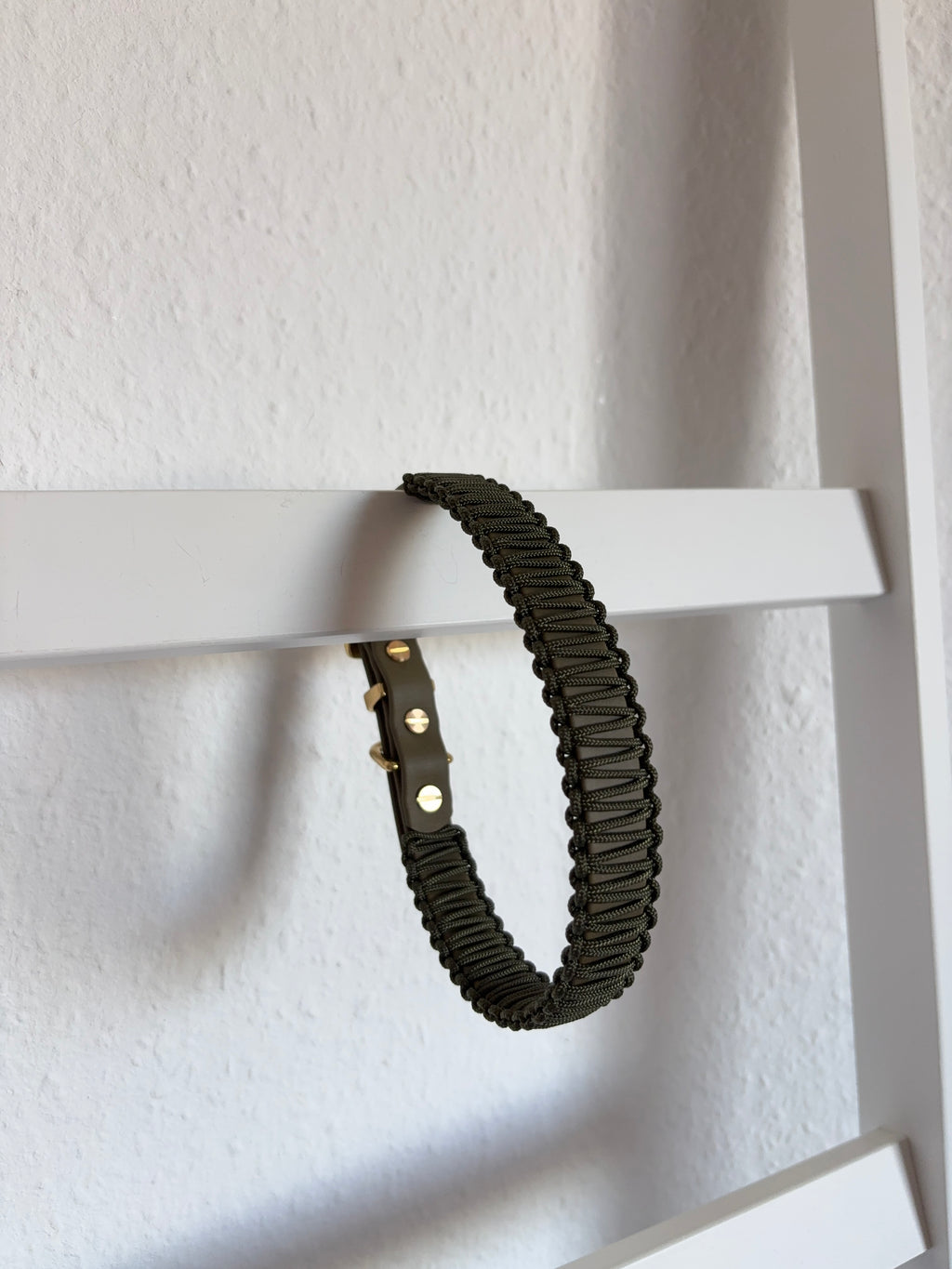 Classic Halsband - Olive Whisper 2.0