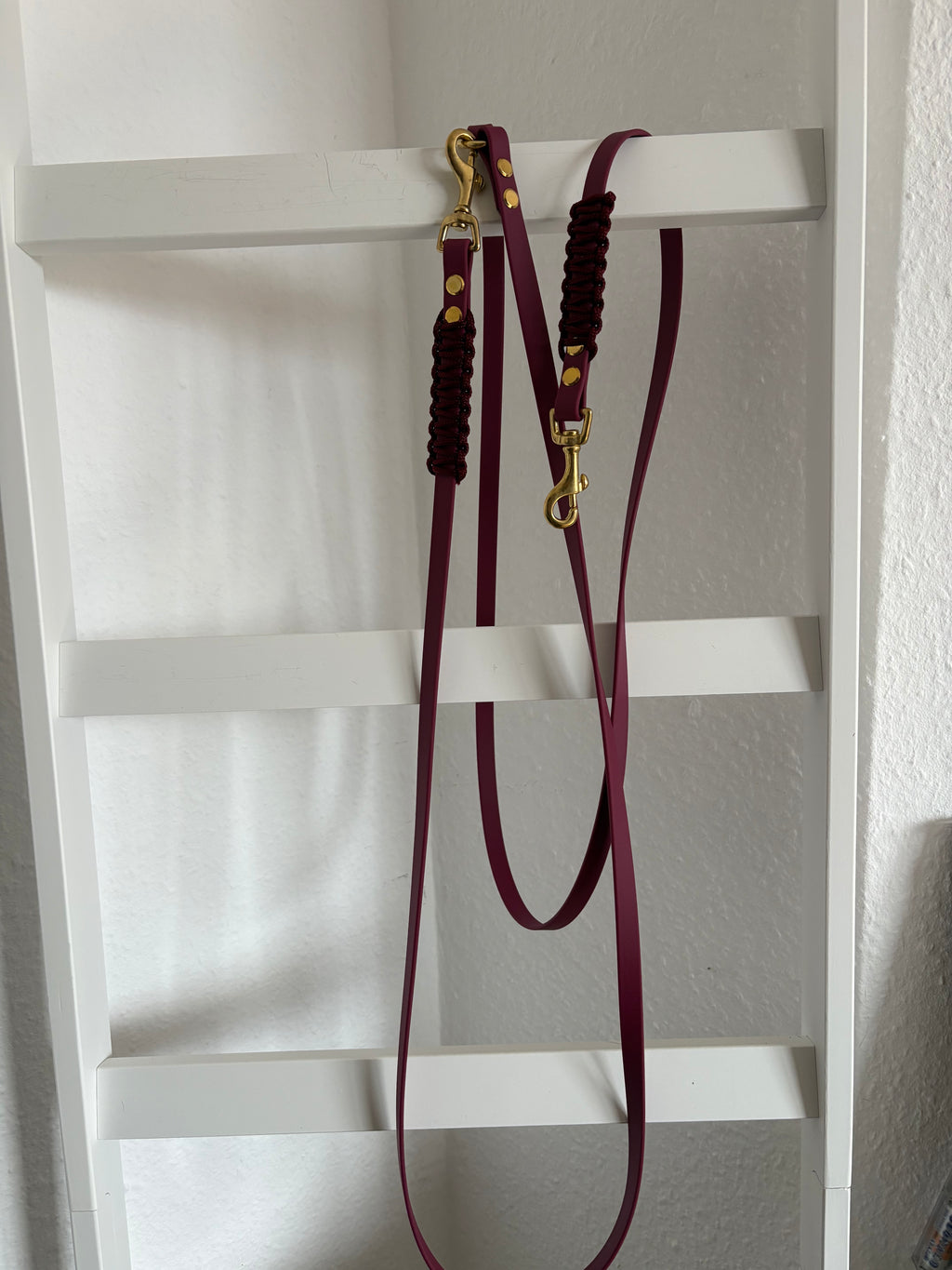 Crossbody Leine - Cranberry Kiss