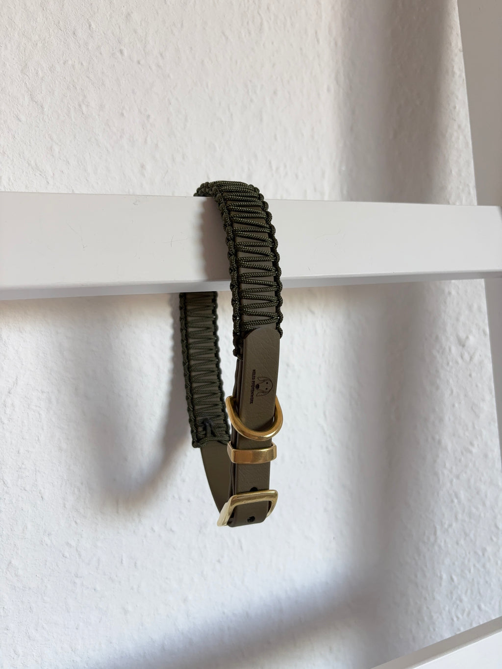 Classic Halsband - Olive Whisper 2.0